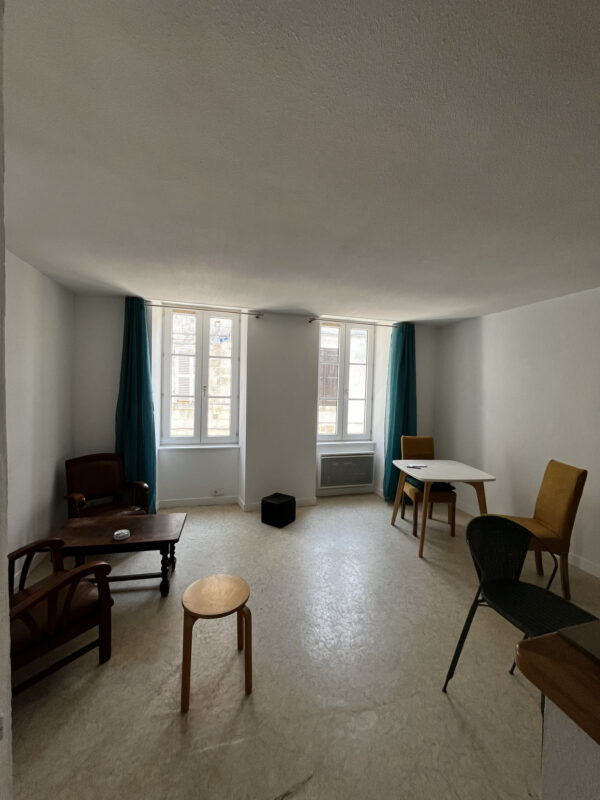 T3 meublé en location à l'année hyper centre de La Rochelle