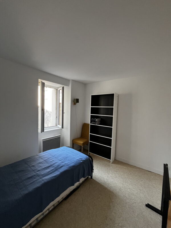 T3 meublé en location à l'année hyper centre de La Rochelle – Image 6