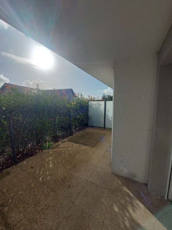 Aytré proche La Rochelle : T2 récent avec grande terrasse et place de parking – Image 13