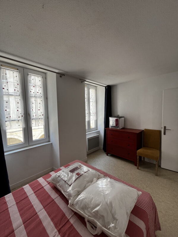 T3 meublé en location à l'année hyper centre de La Rochelle – Image 7
