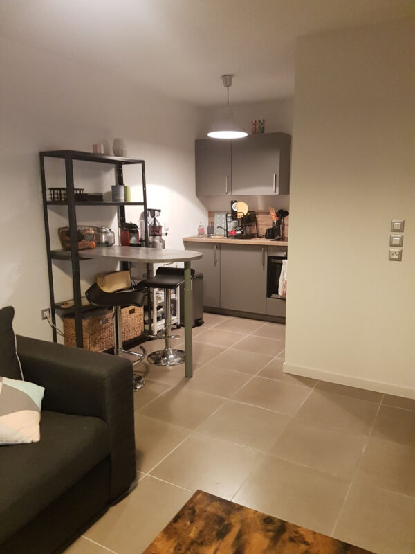 La Rochelle quartier Rompsay : beau T2 avec loggia et place de stationnement – Image 3