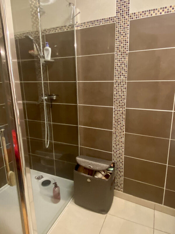SECTEUR HOTEL DE VILLE - MAGNIFIQUE APPARTEMENT AVEC CAVE ET STATIONNEMENT ! – Image 8
