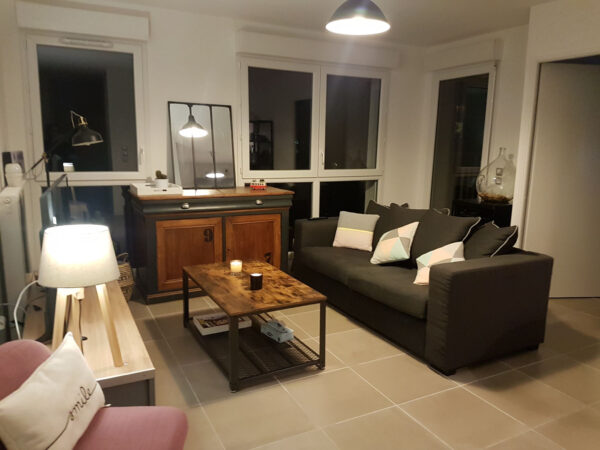 La Rochelle quartier Rompsay : beau T2 avec loggia et place de stationnement – Image 2