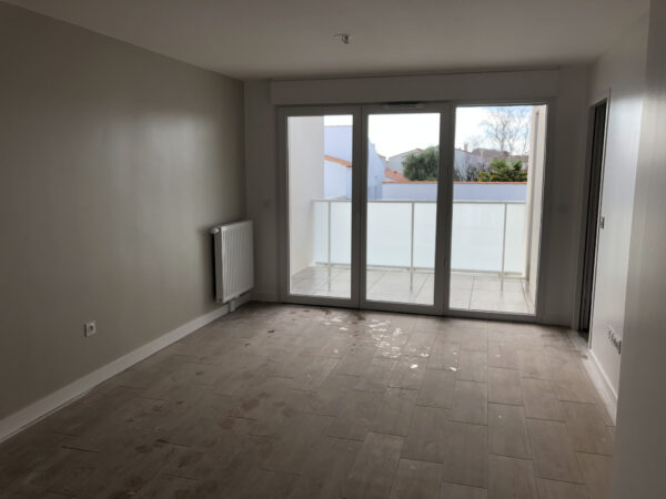 Périgny, quartier Rompsay : T2 avec terrasse et place de stationnement
