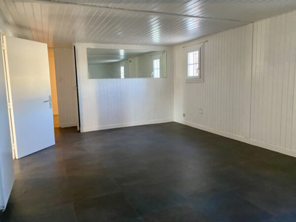 VUE MER PANORAMIQUE POUR CETTE MAISON DE CINQ CHAMBRES – Image 12