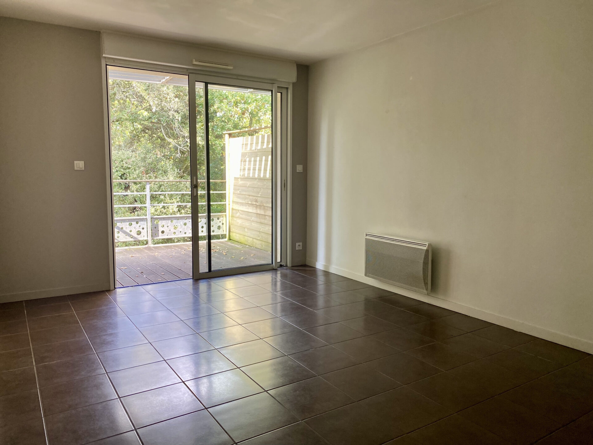 TYPE 3 EN DUPLEX AVEC TERRASSE ET STATIONNEMENTS – Image 4