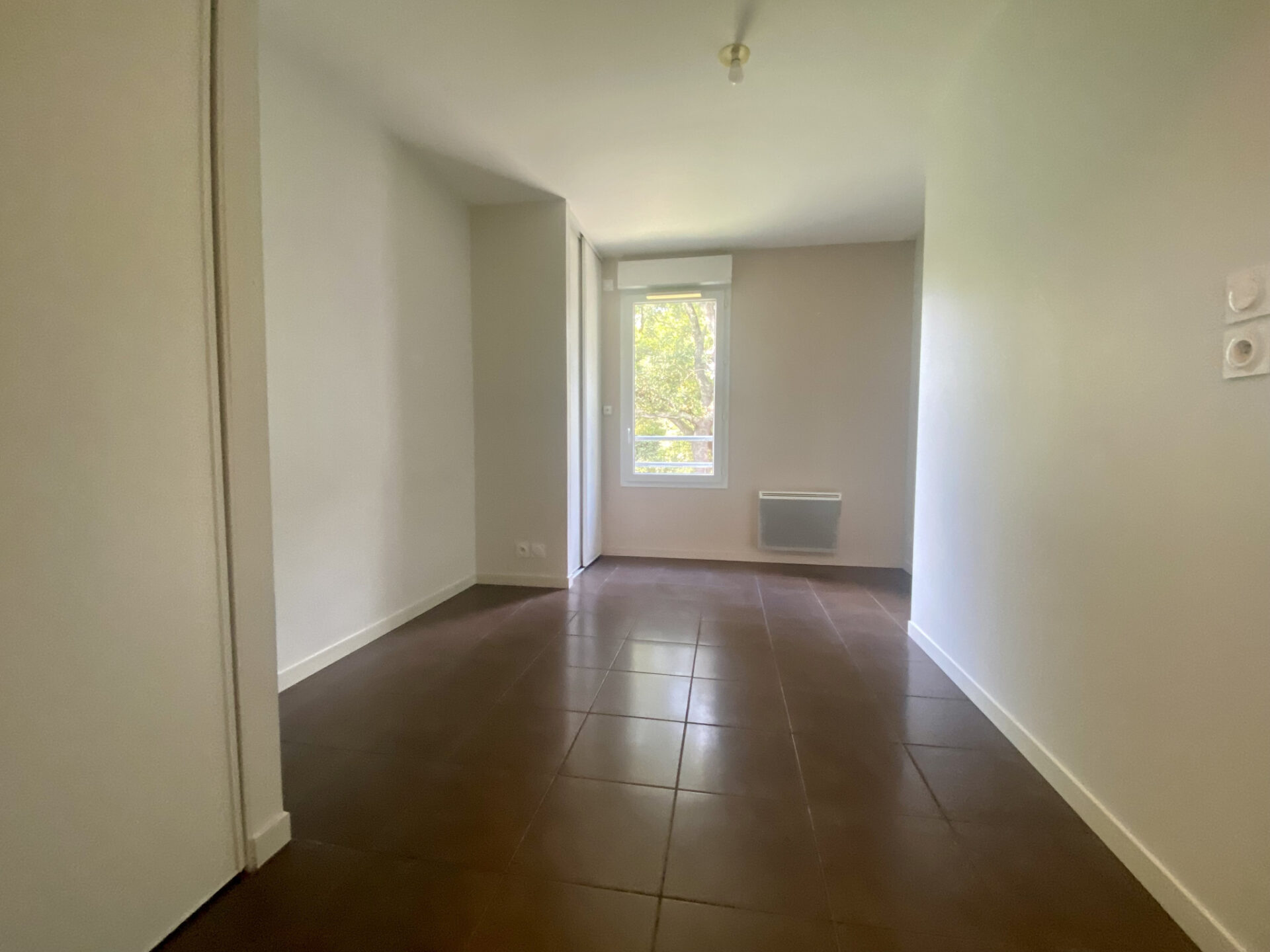 TYPE 3 EN DUPLEX AVEC TERRASSE ET STATIONNEMENTS – Image 8