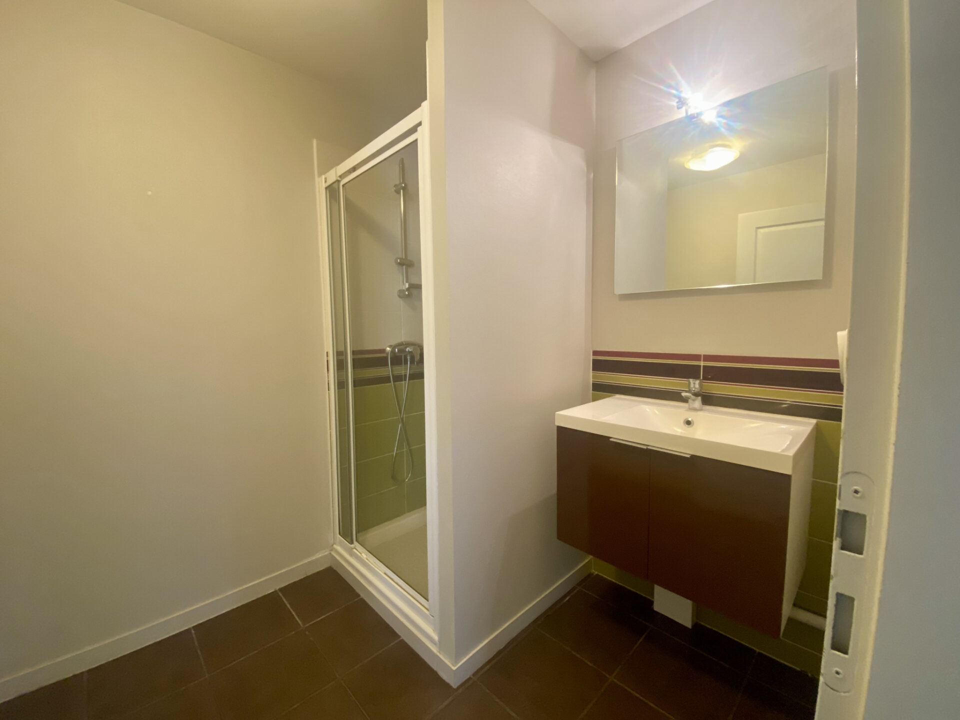 TYPE 3 EN DUPLEX AVEC TERRASSE ET STATIONNEMENTS – Image 7