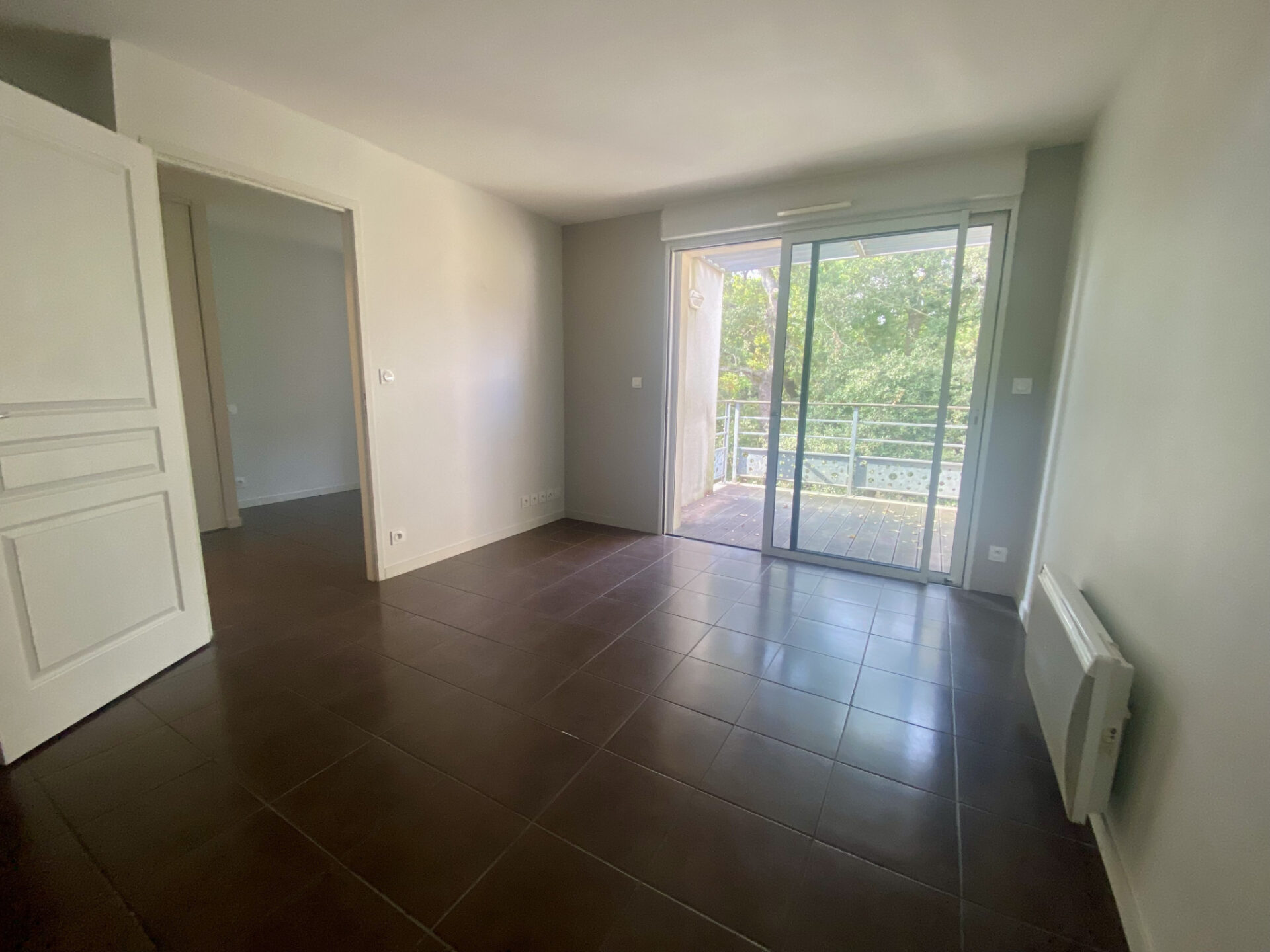 TYPE 3 EN DUPLEX AVEC TERRASSE ET STATIONNEMENTS