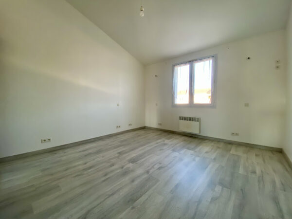 VUE MER PANORAMIQUE POUR CETTE MAISON DE CINQ CHAMBRES – Image 6
