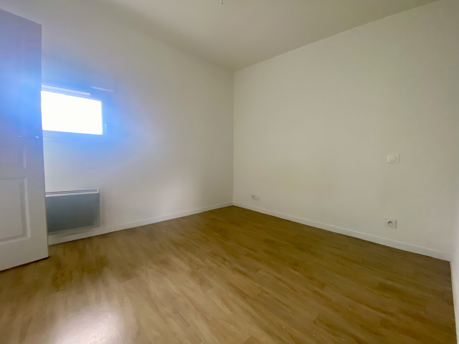 TYPE 3 EN DUPLEX AVEC TERRASSE ET STATIONNEMENTS – Image 10