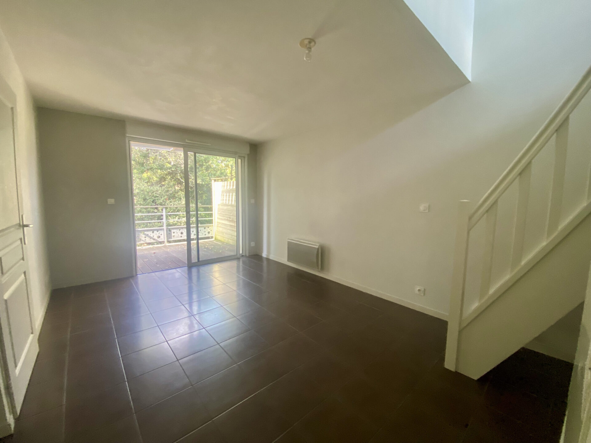 TYPE 3 EN DUPLEX AVEC TERRASSE ET STATIONNEMENTS – Image 3