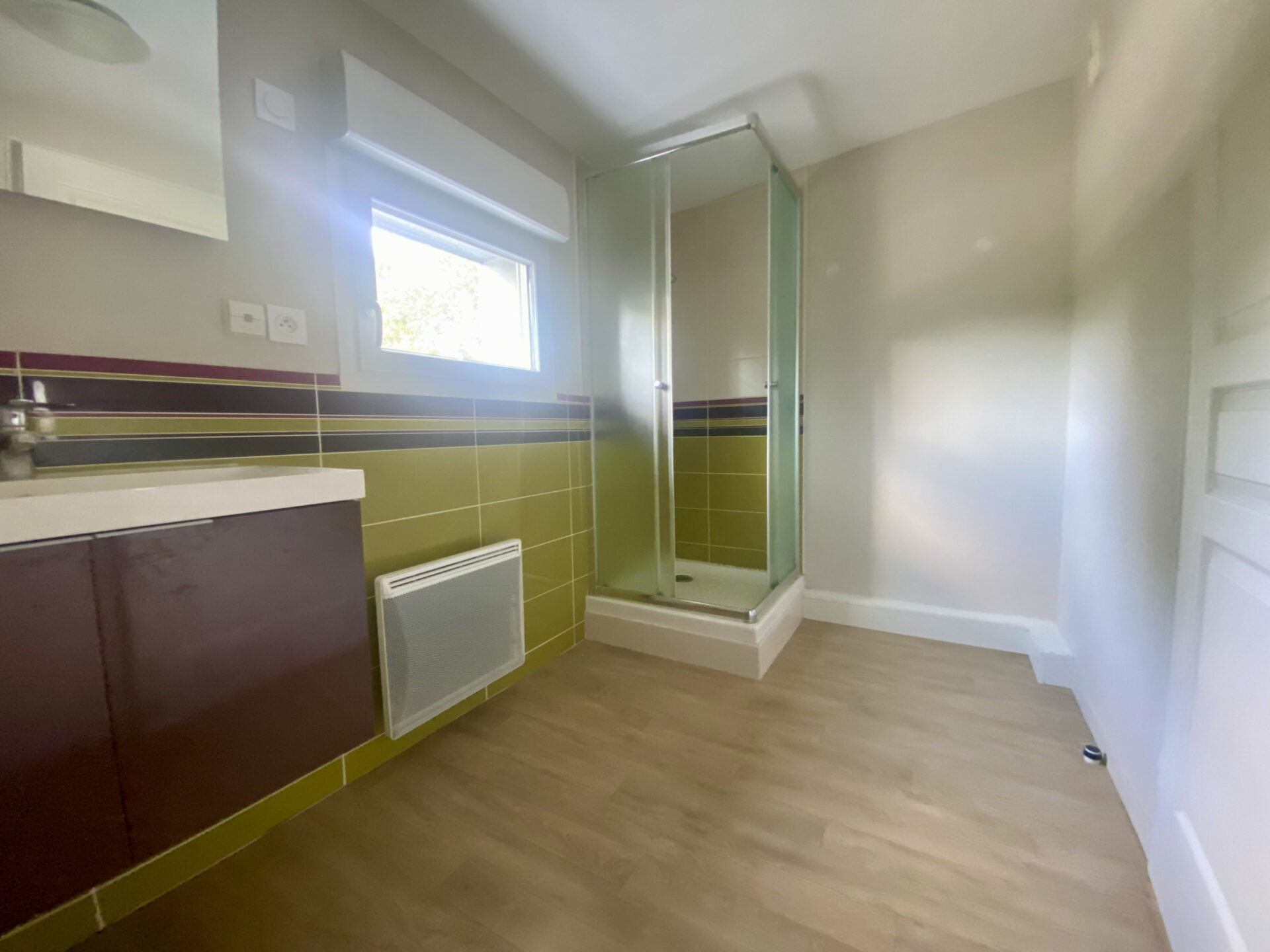 TYPE 3 EN DUPLEX AVEC TERRASSE ET STATIONNEMENTS – Image 9