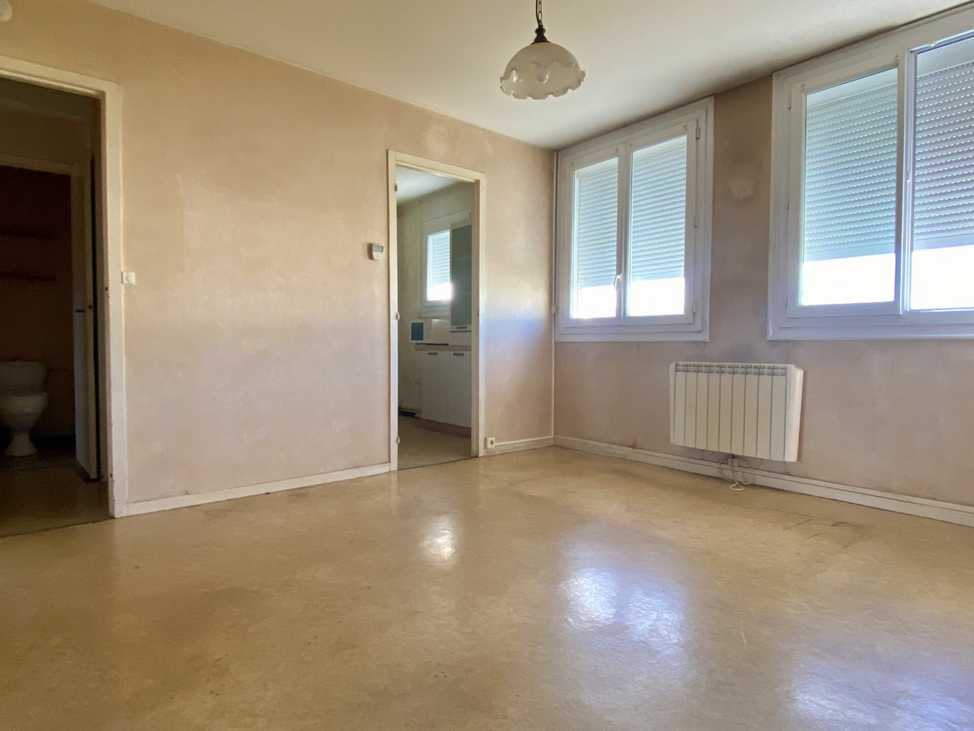 PROCHE COMMERCES ET COMMODITES - A 10 MN A PIEDS DU CENTRE VILLE – Image 2