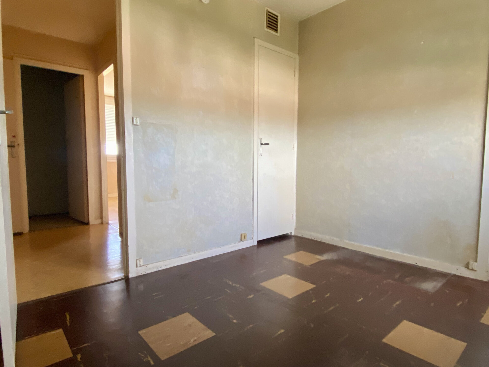 PROCHE COMMERCES ET COMMODITES - A 10 MN A PIEDS DU CENTRE VILLE – Image 8