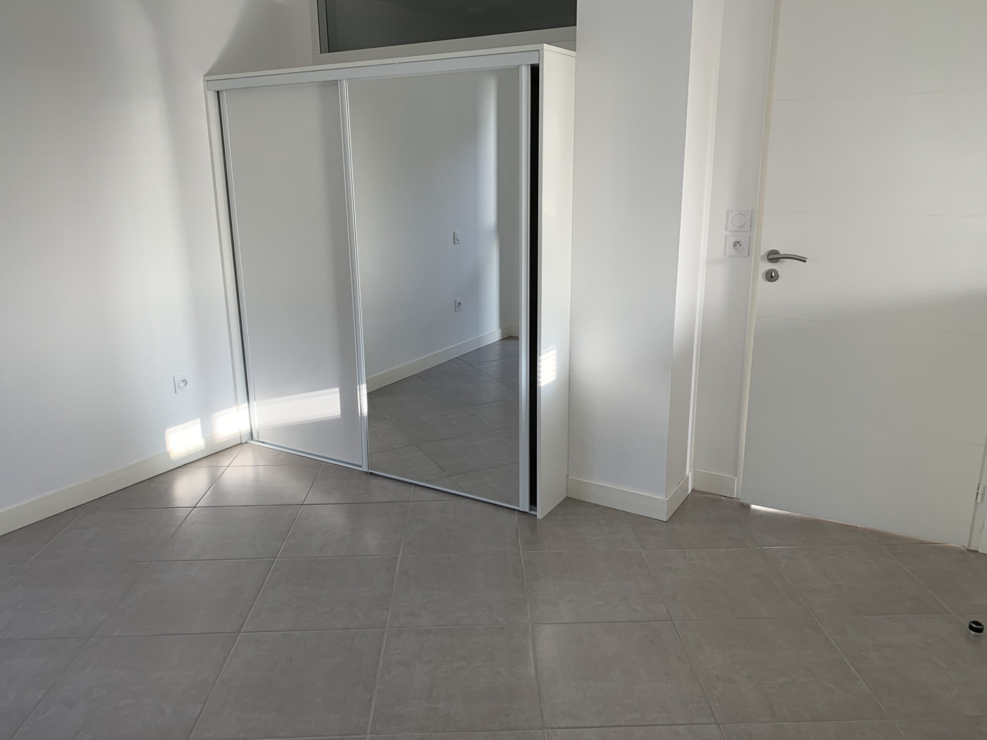 T2 avec terrasse et garage boxé quartier les Minimes – Image 14