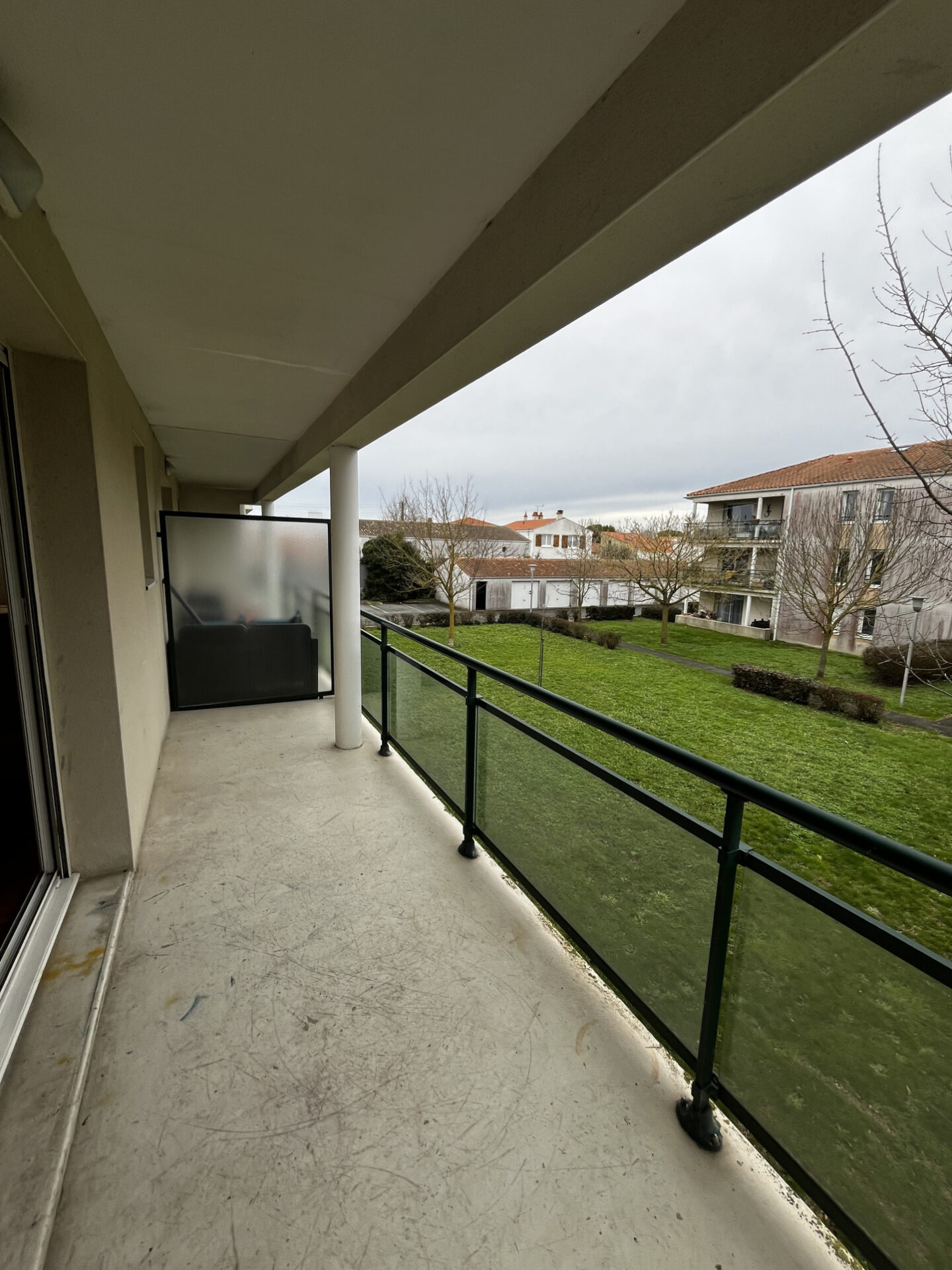 T1 bis avec terrasse et place de stationnement Aytré quartier Cottes Maille – Image 3