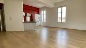 CENTRE VILLE - PROCHE MARCHE ET HOTEL DE VILLE