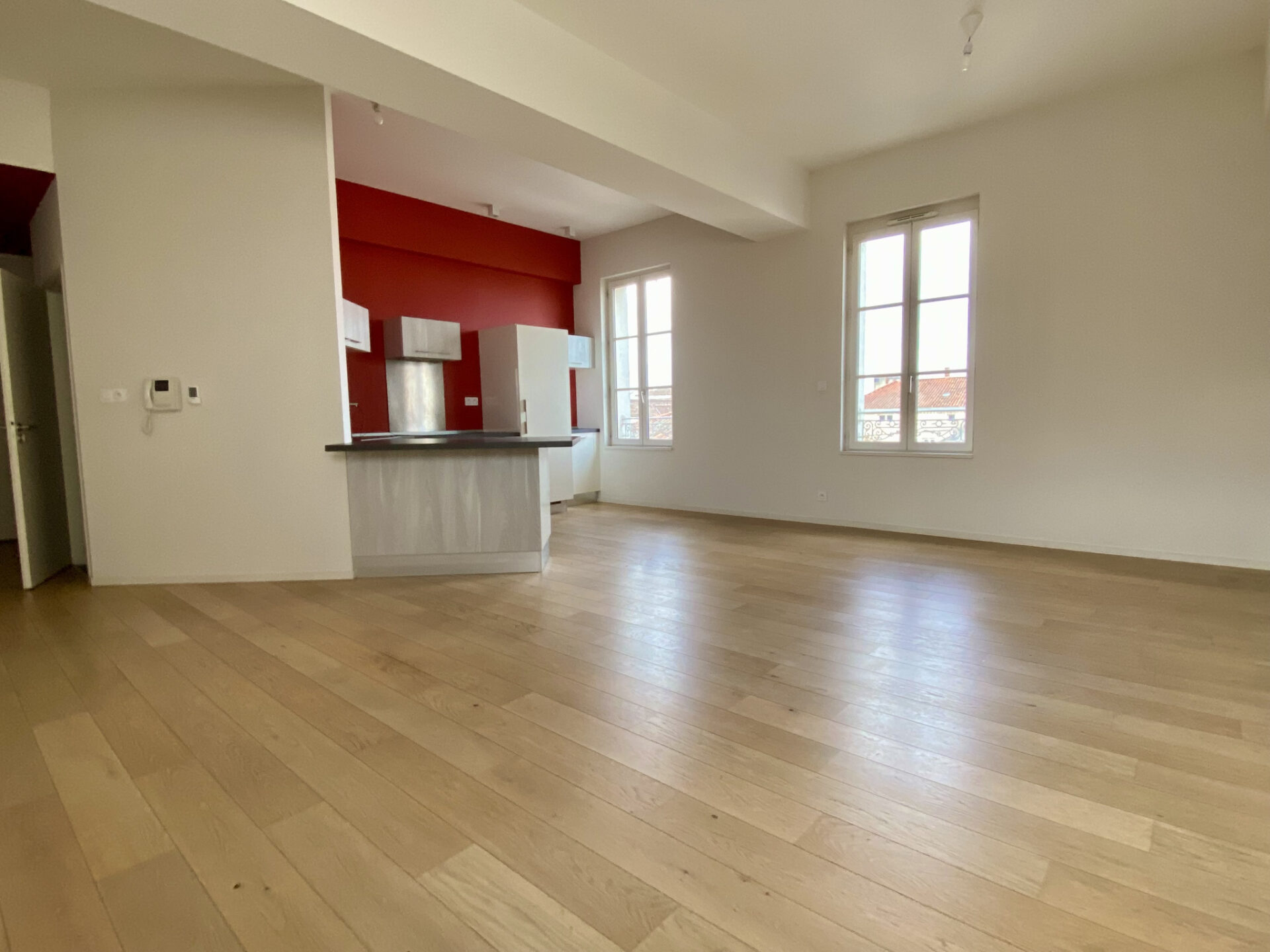 CENTRE VILLE - PROCHE MARCHE ET HOTEL DE VILLE