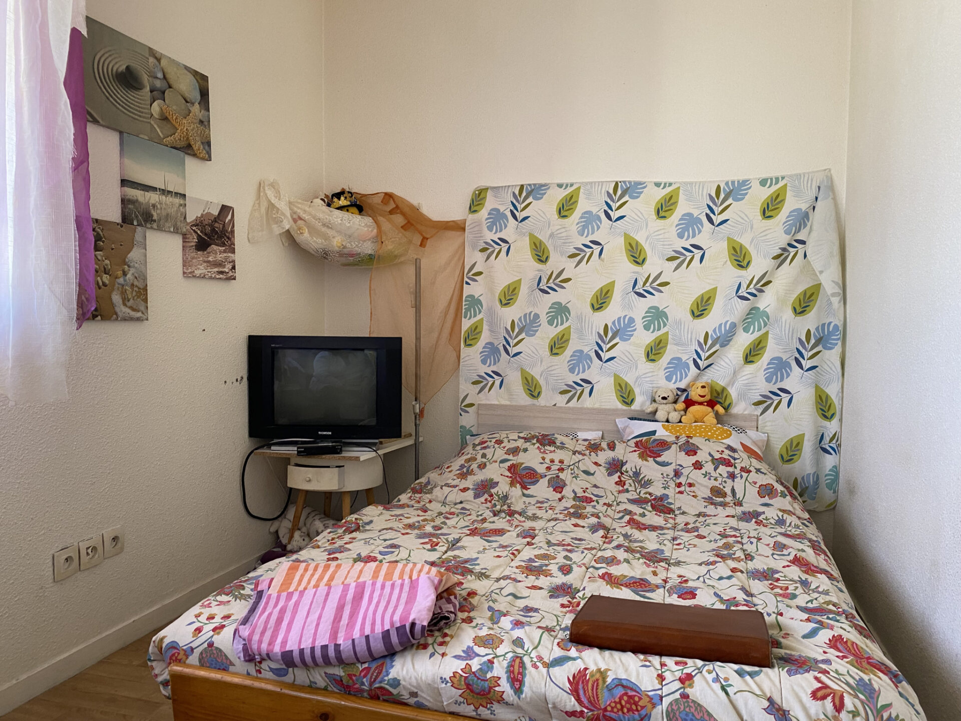 A 800 mètres du marché - Studio avec stationnement – Image 4