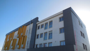 A 800 mètres du marché - Studio avec stationnement