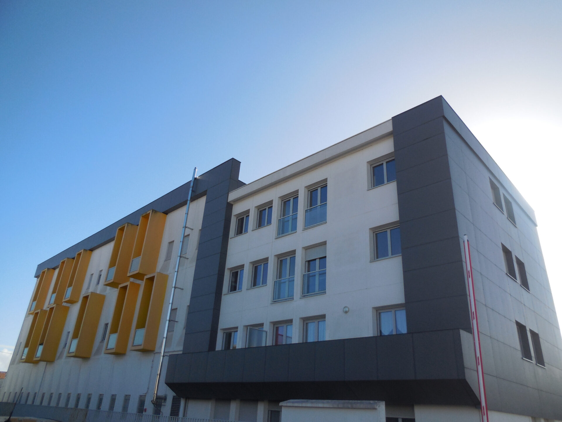 A 800 mètres du marché - Studio avec stationnement