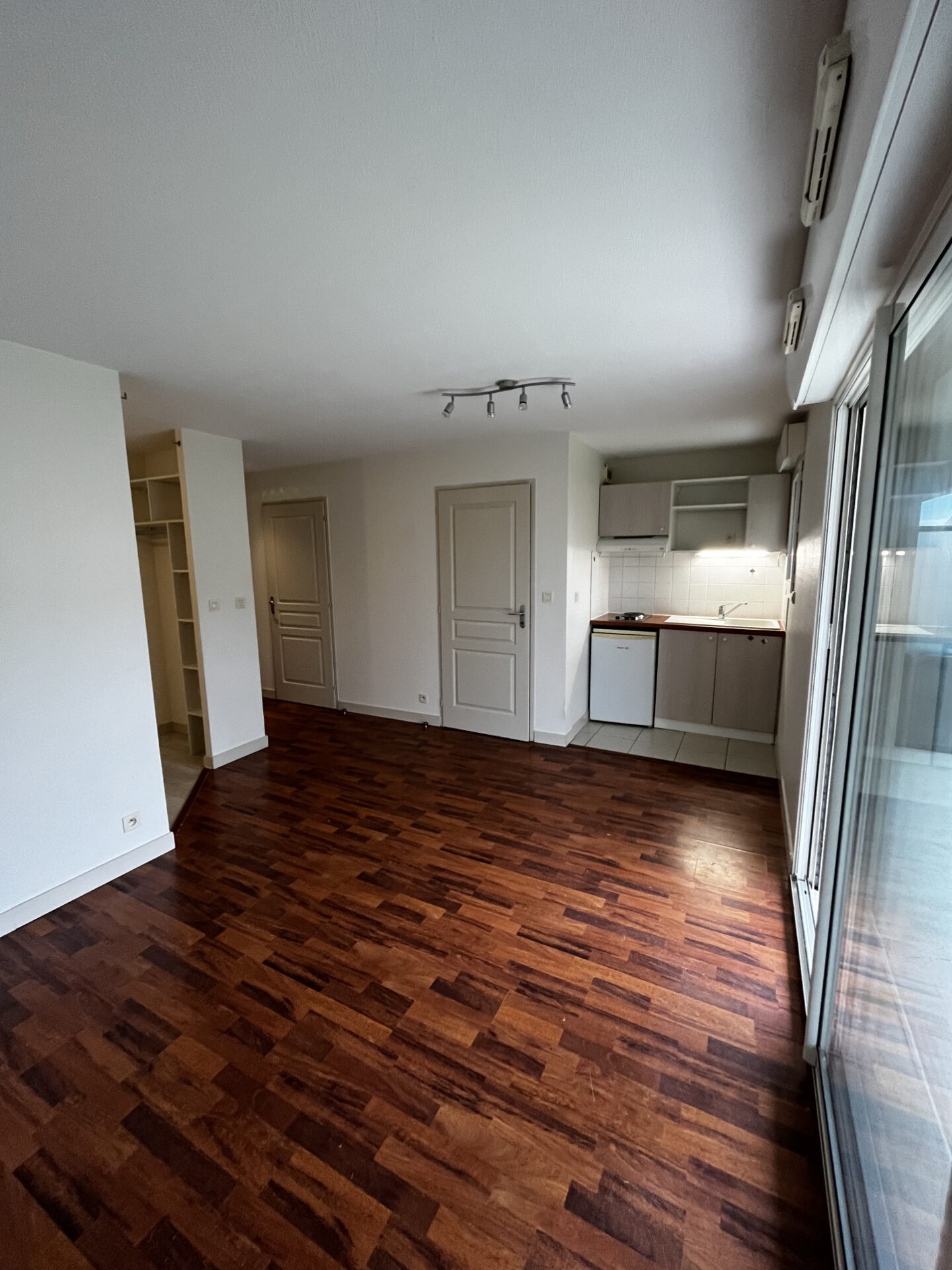 T1 bis avec terrasse et place de stationnement Aytré quartier Cottes Maille – Image 2